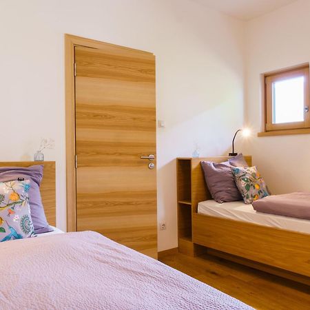 Julias Guesthouse Ora / Auer Екстер'єр фото