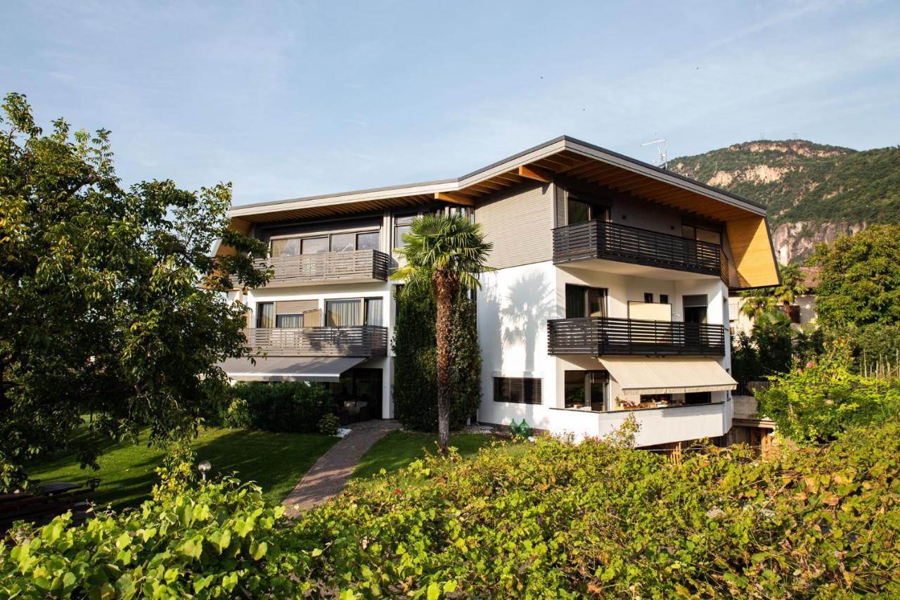 Julias Guesthouse Ora / Auer Екстер'єр фото